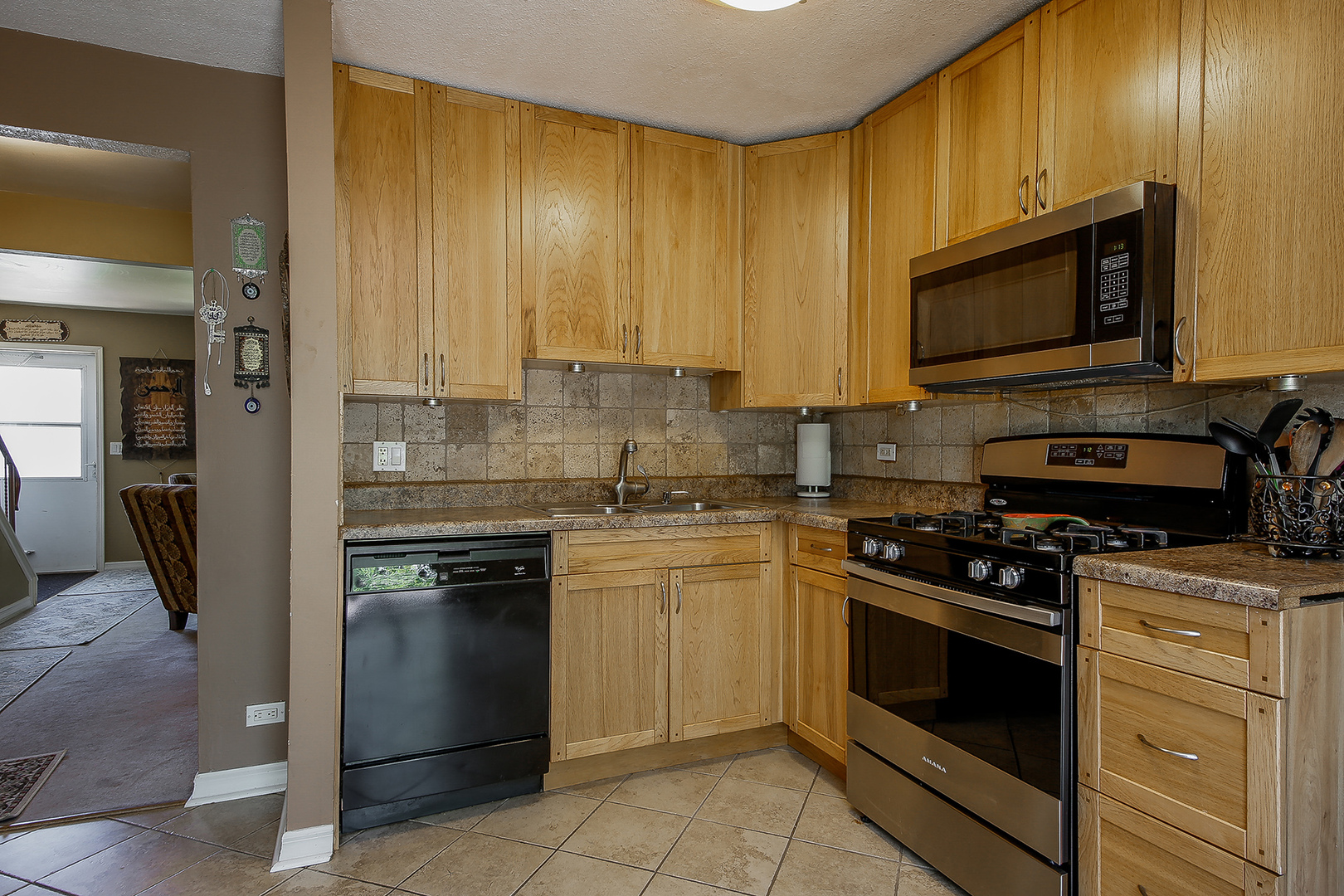 270 Rodenburg Road, Unit O Roselle, IL 60172 - Photo 8 of 17 Gallery Image 8