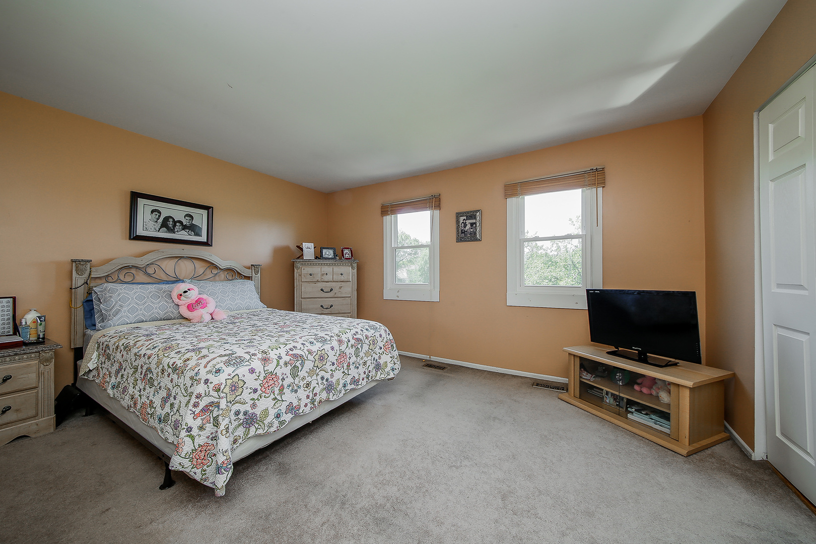 270 Rodenburg Road, Unit O Roselle, IL 60172 - Photo 9 of 17 Gallery Image 9