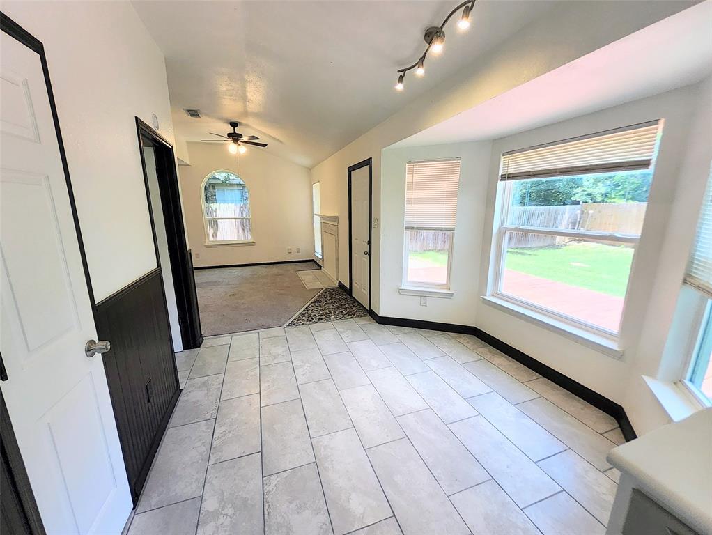 4672 Heatherbrook Lane Grand Prairie, TX 75052 - Photo 6 of 24