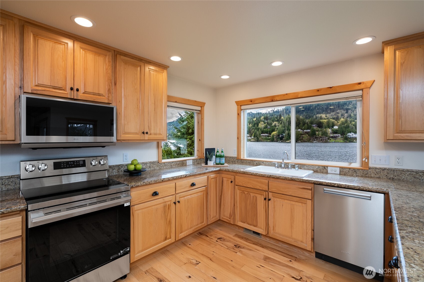 18304 North West View Road Mount Vernon, WA 98274 - Photo 13 of 40