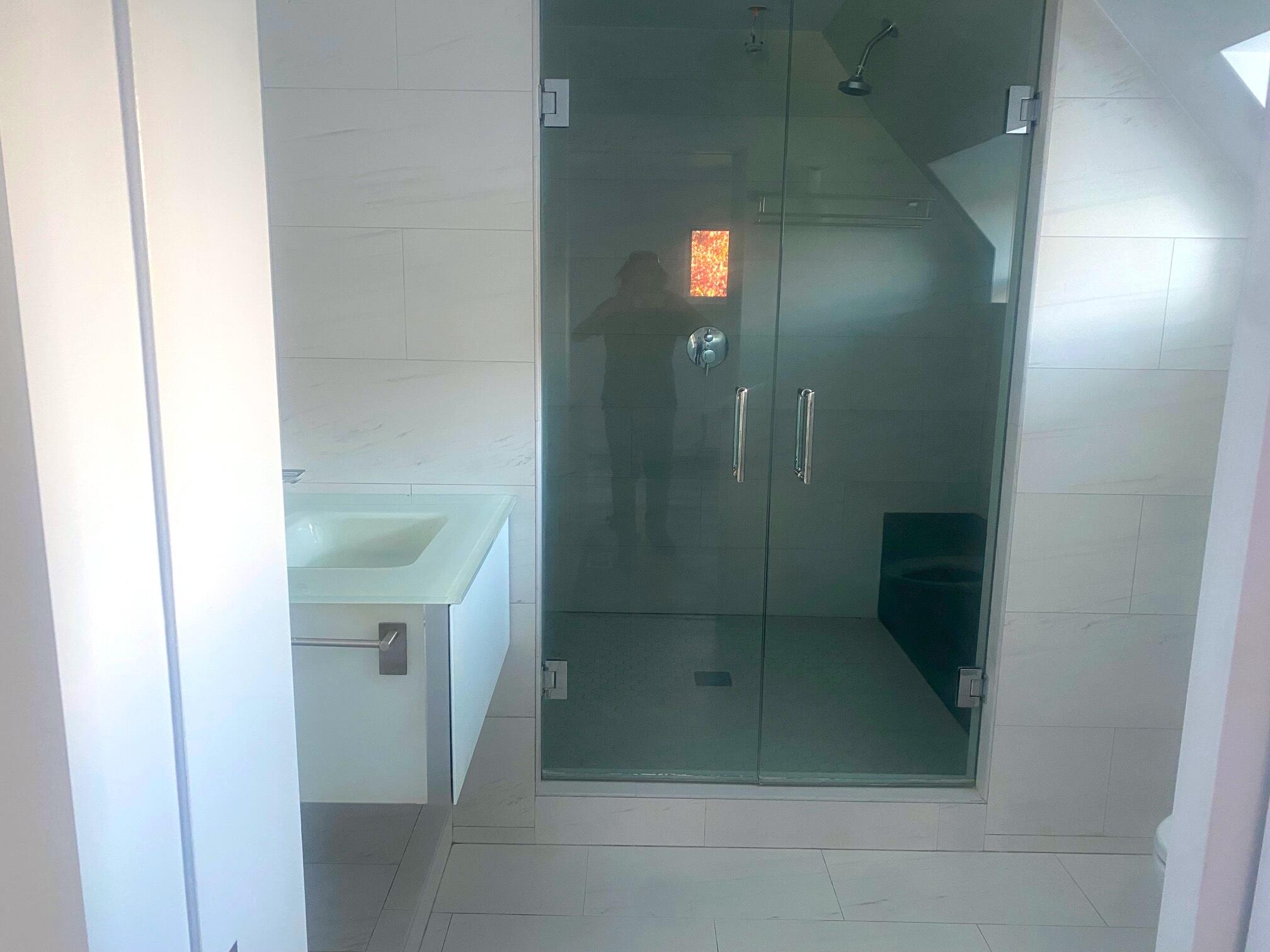 324 Arden Road Santa Barbara, CA 93105 - Photo 10 of 17 a bathroom with a shower