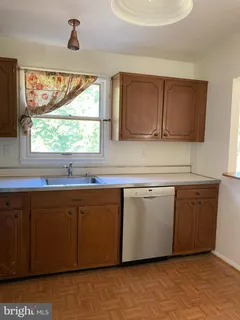 $3,300 | 852 Constellation Drive, Great Falls, VA 22066