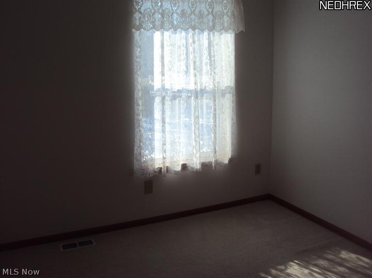 4267 Erma Road Barberton, OH 44203 - Photo 12 of 17 Gallery Image 12