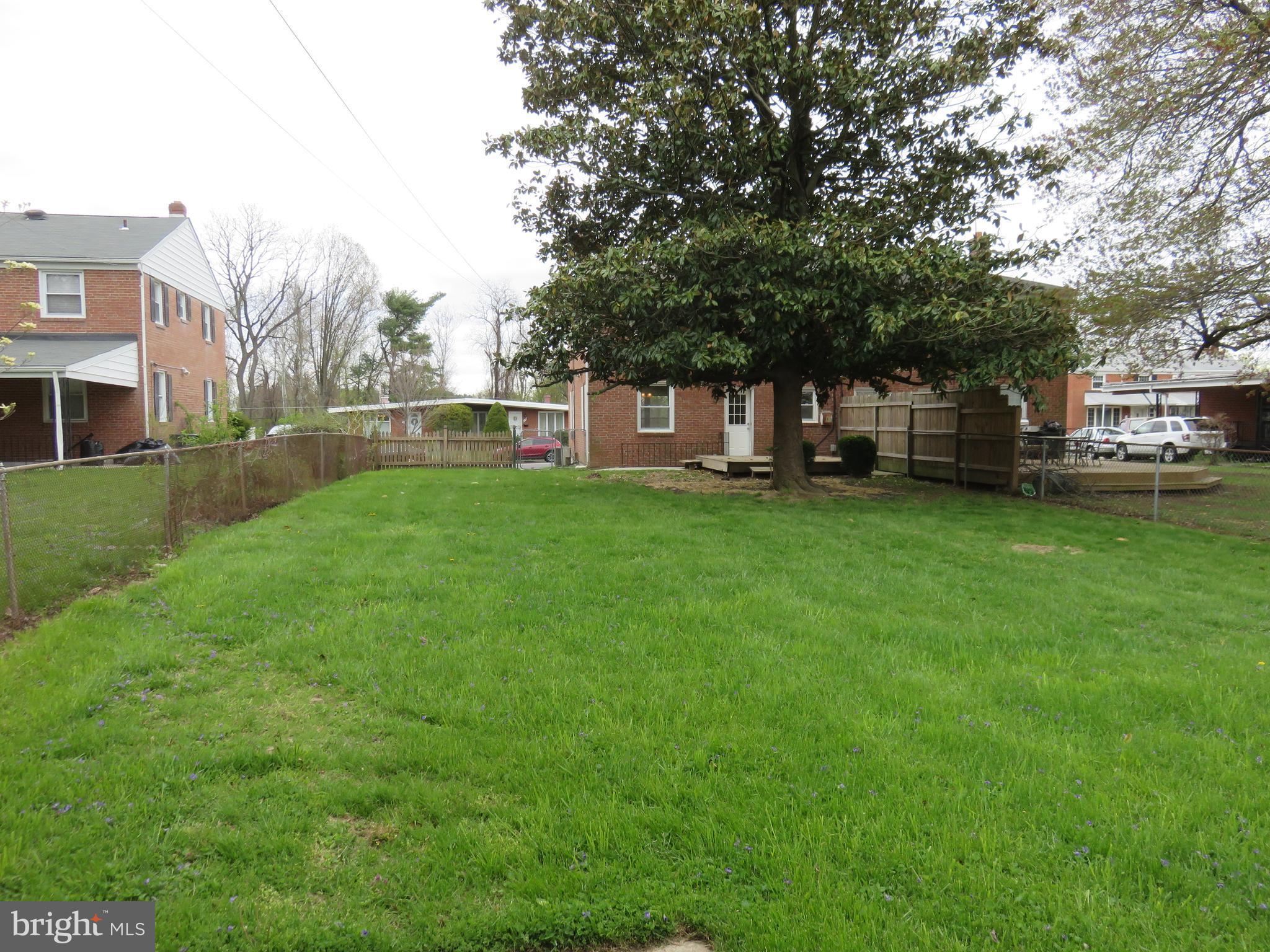 6840 Queens Ferry Road Baltimore, MD 21239 - Photo 4 of 28 HUGE FLAT BACK YARD