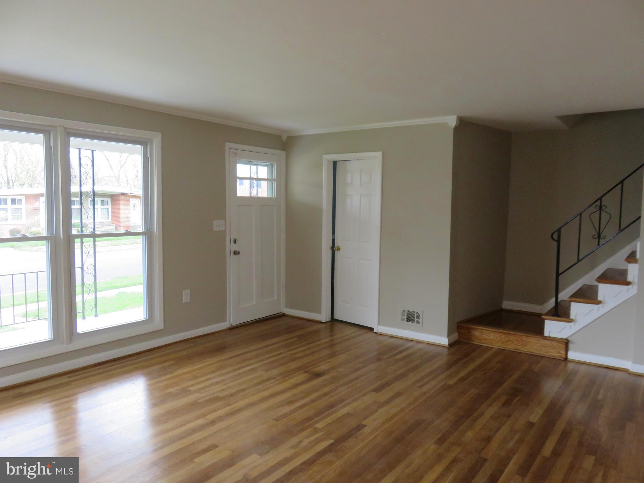 6840 Queens Ferry Road Baltimore, MD 21239 - Photo 5 of 28 WELCOMING ENTRANCE