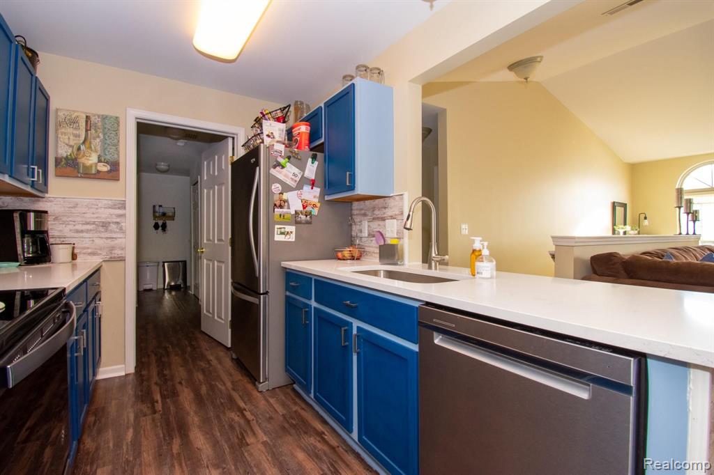 11878 Farmington Road Livonia, MI 48150 - Photo 11 of 26