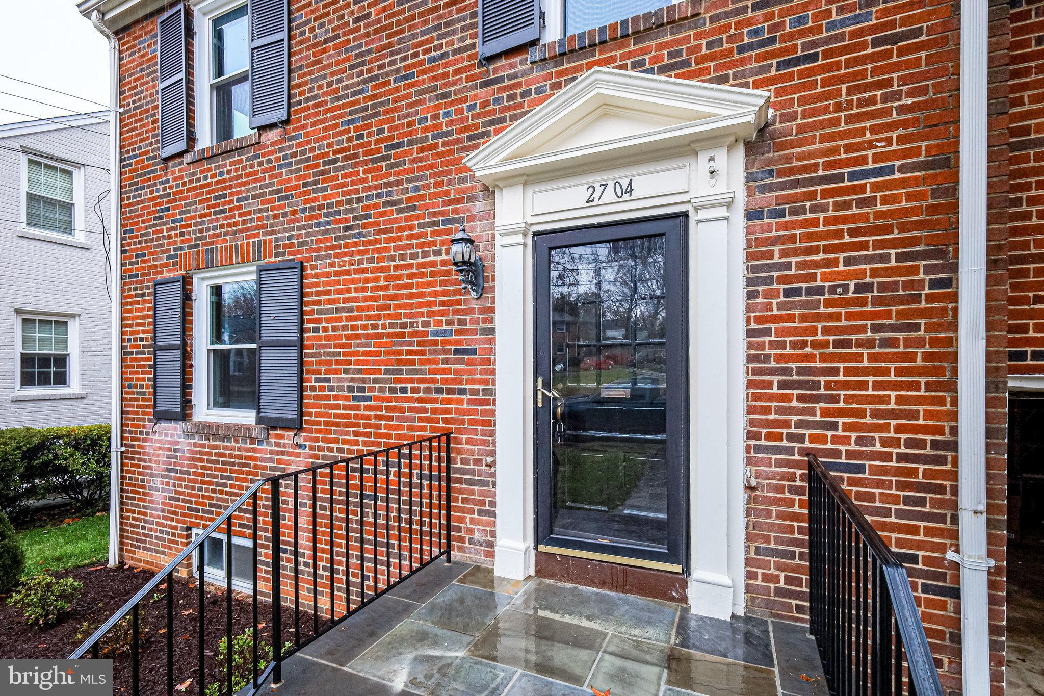 2704 Farm Road Alexandria, VA 22302 - Photo 3 of 47