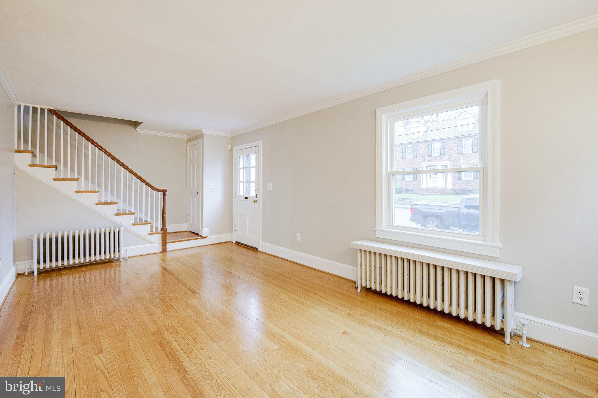 2704 Farm Road Alexandria, VA 22302 - Photo 6 of 47