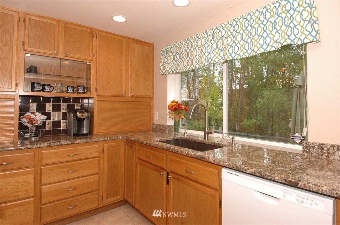4217 Northeast 7th Street Renton, WA 98059 - Photo 12 of 24
