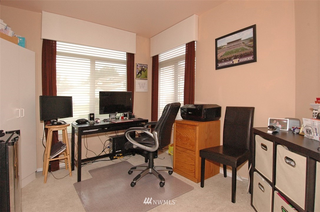 4217 Northeast 7th Street Renton, WA 98059 - Photo 14 of 24