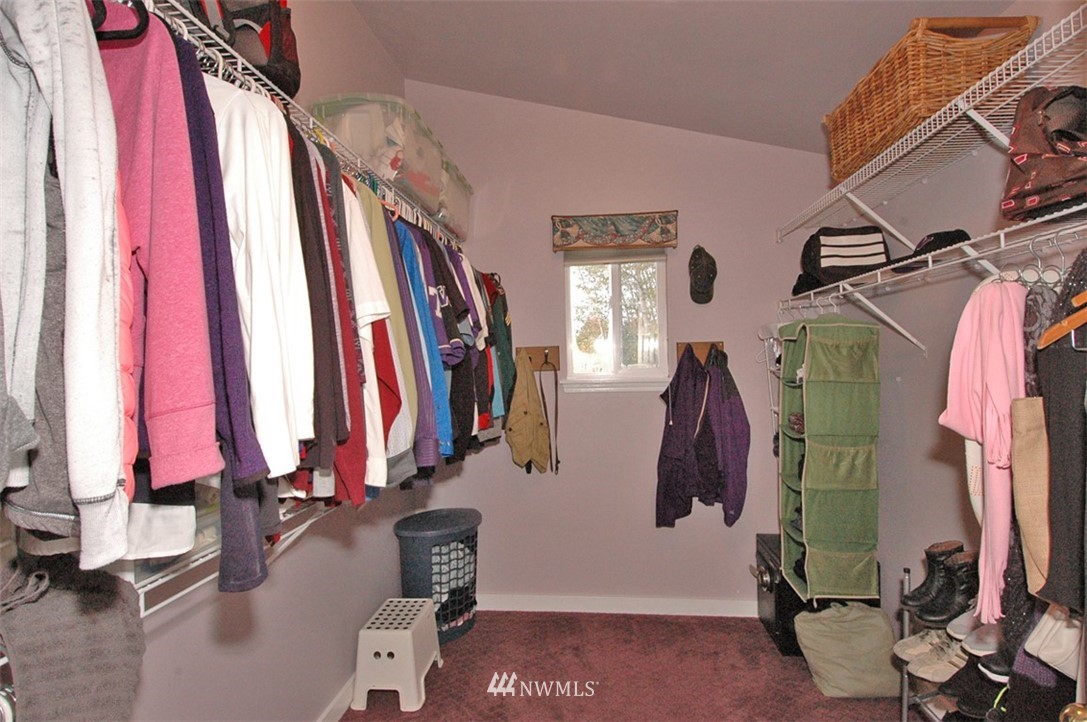 4217 Northeast 7th Street Renton, WA 98059 - Photo 19 of 24
