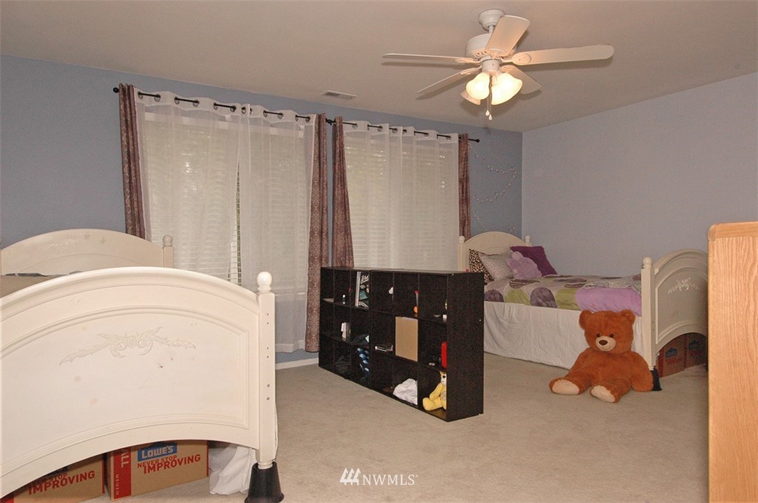 4217 Northeast 7th Street Renton, WA 98059 - Photo 20 of 24