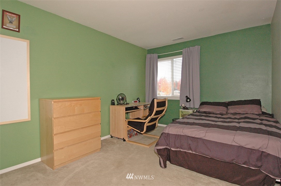 4217 Northeast 7th Street Renton, WA 98059 - Photo 22 of 24