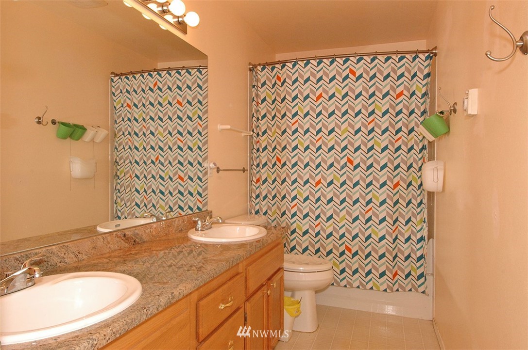 4217 Northeast 7th Street Renton, WA 98059 - Photo 23 of 24