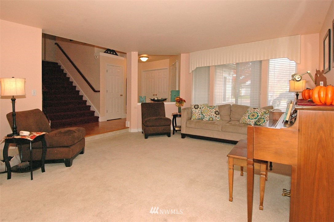 4217 Northeast 7th Street Renton, WA 98059 - Photo 7 of 24