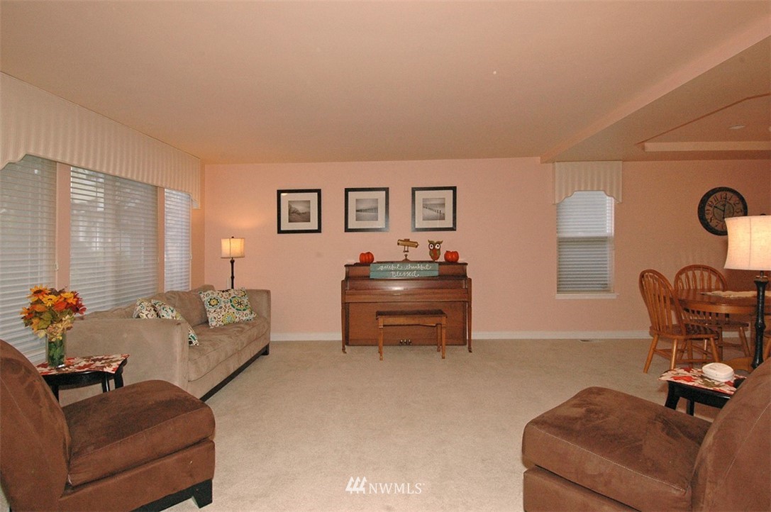 4217 Northeast 7th Street Renton, WA 98059 - Photo 8 of 24