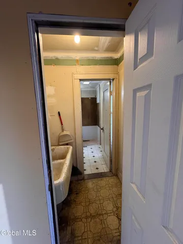 $2,200 | 1316 Central Avenue, Colonie, NY 12205