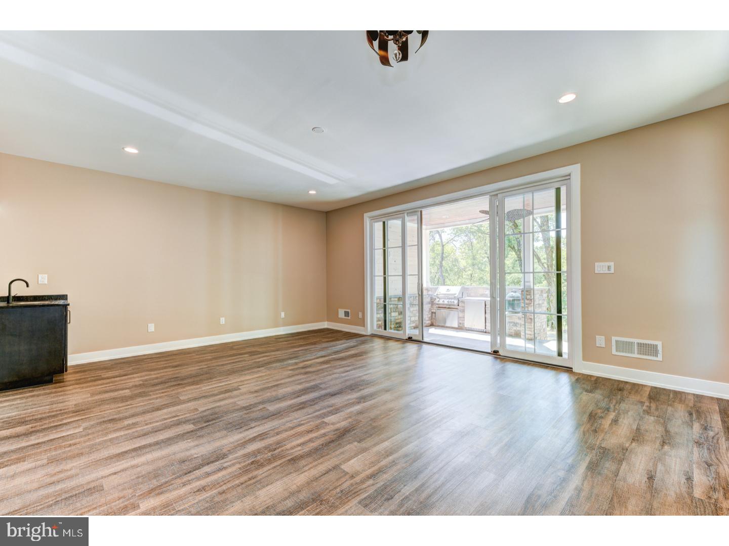 170 Old York Road, Unit 1 New Hope, PA 18938 - Photo 4 of 25 Family Room