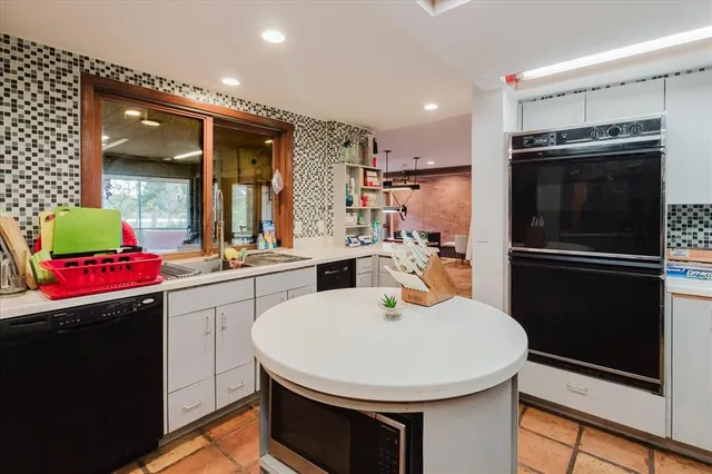 $1,175,000 | 4404 Old Orchard Drive, Tampa, FL 33618