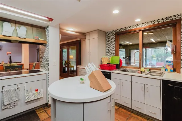 $1,175,000 | 4404 Old Orchard Drive, Tampa, FL 33618