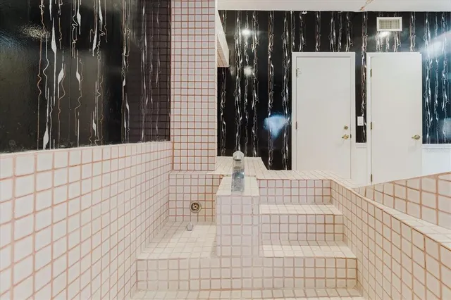 $1,175,000 | 4404 Old Orchard Drive, Tampa, FL 33618