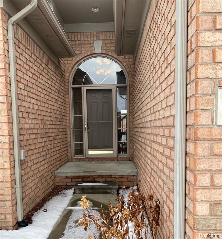 2661 Ridgecrest Drive, Unit 26 Utica, MI 48316 - Photo 2 of 23 image0 (1).jpeg