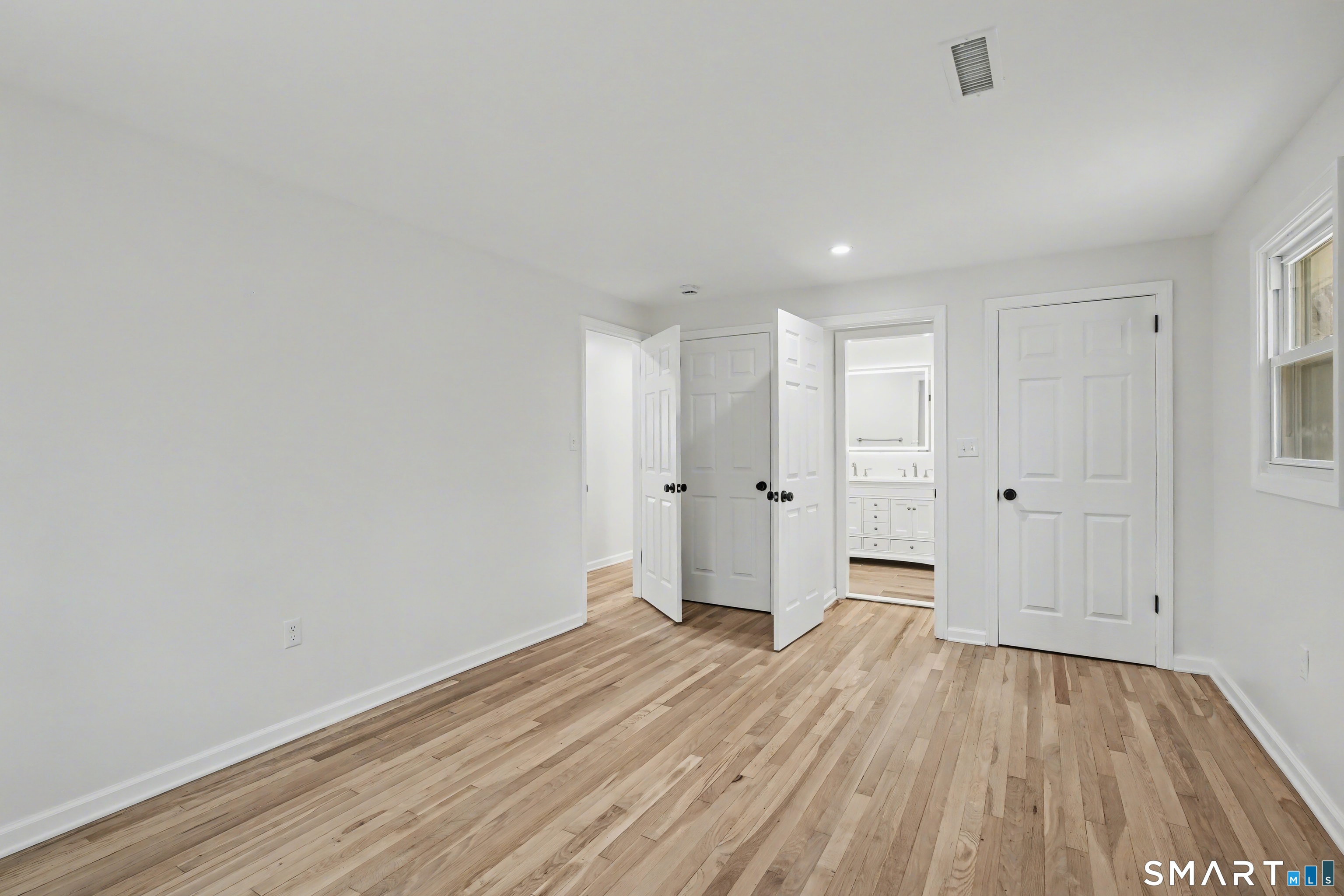 12 Rustic Lane Madison, CT 06443 - Photo 13 of 29 Primary bedroom on main floor