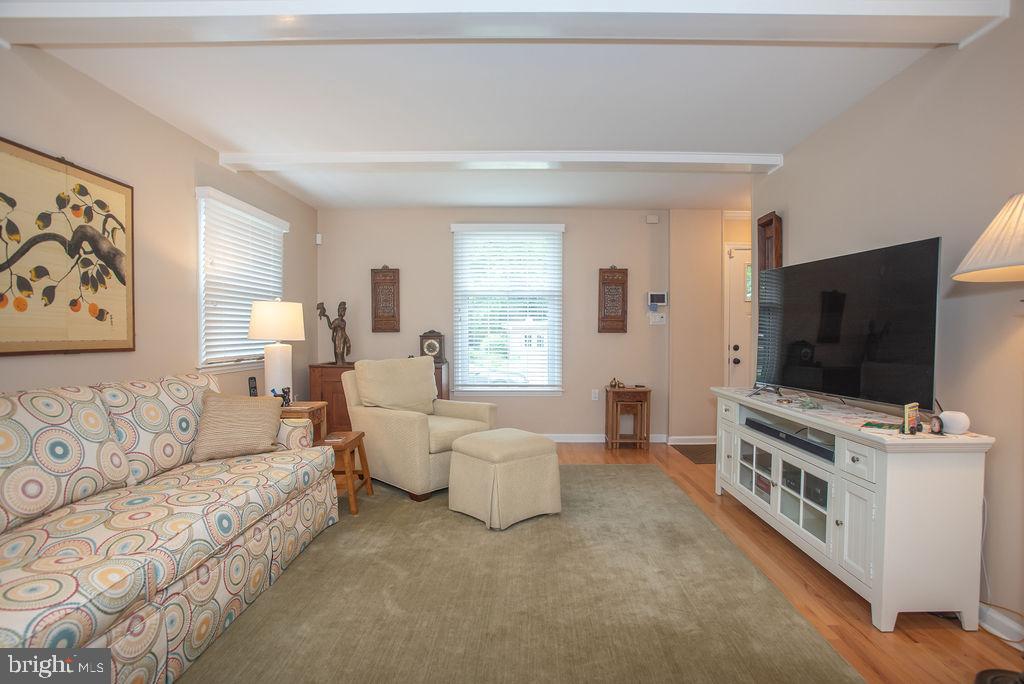 1303 Tulane Road Wilmington, DE 19803 - Photo 4 of 33 Spacious living room