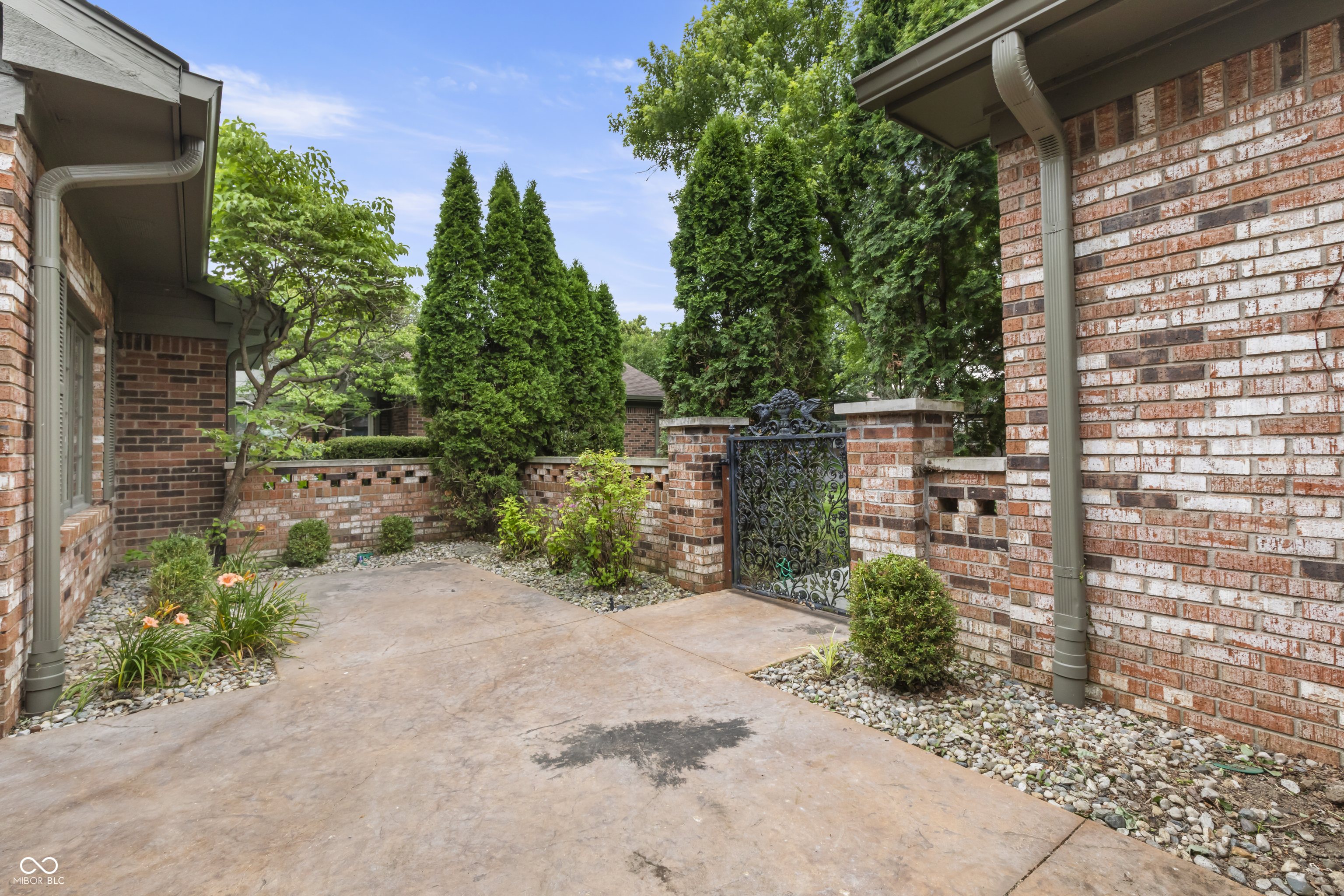 5409 Greenwillow Road Indianapolis, IN 46226 - Photo 42 of 47