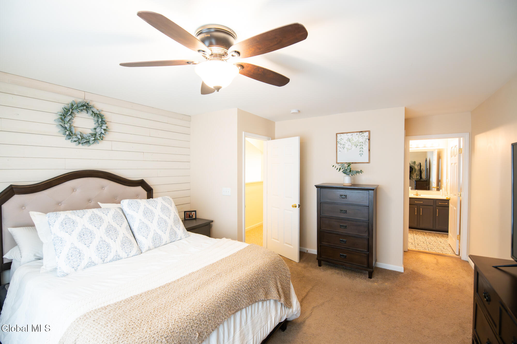 70 B Fellows Road Halfmoon, NY 12065 - Photo 14 of 19 DSC07388