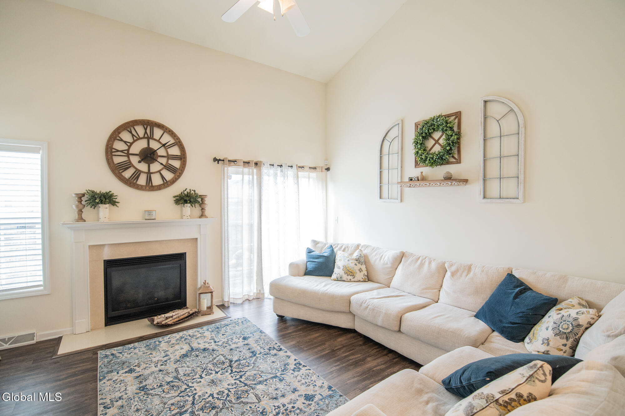 70 B Fellows Road Halfmoon, NY 12065 - Photo 4 of 19 DSC07369