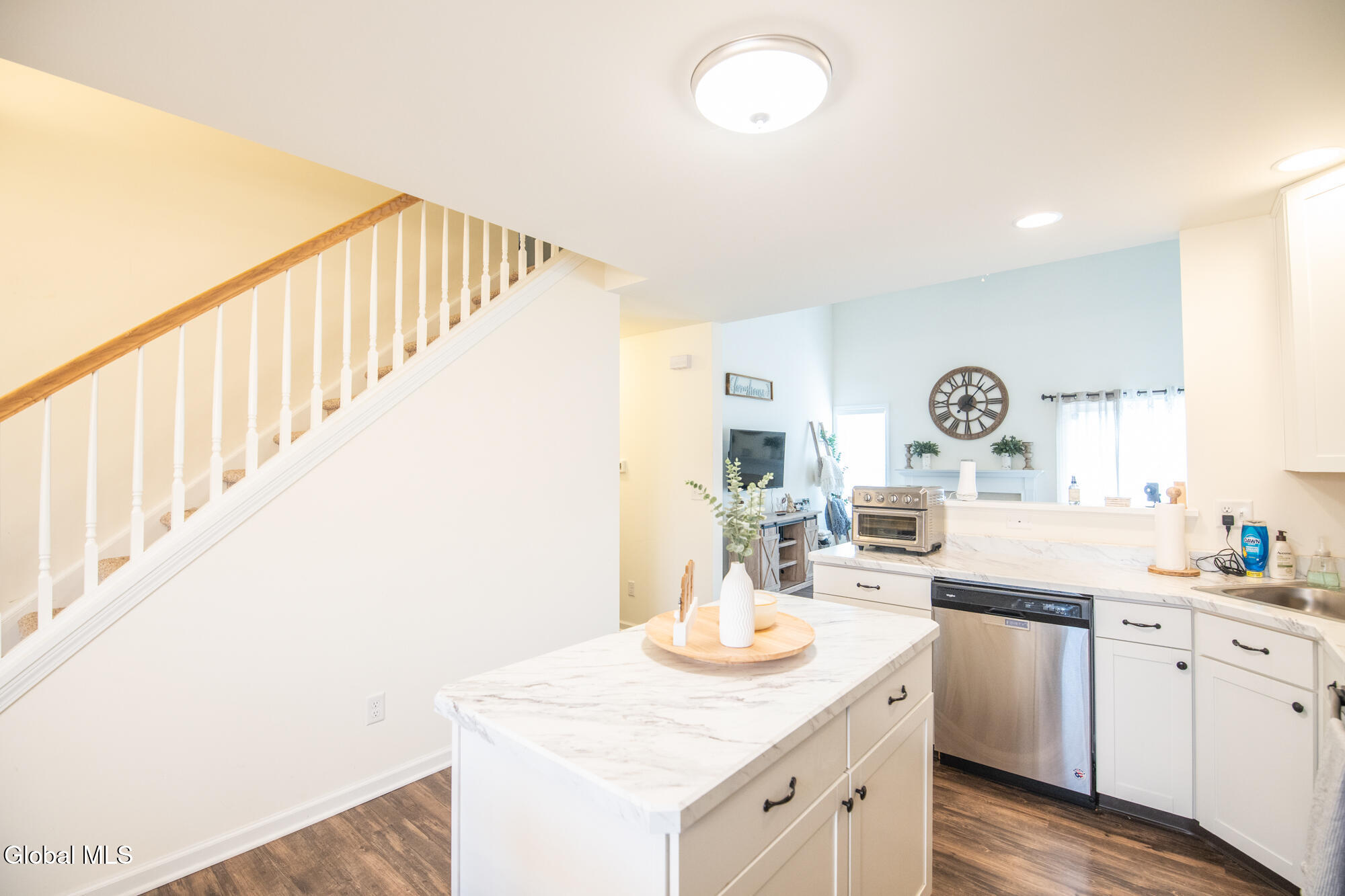 70 B Fellows Road Halfmoon, NY 12065 - Photo 6 of 19 DSC07356