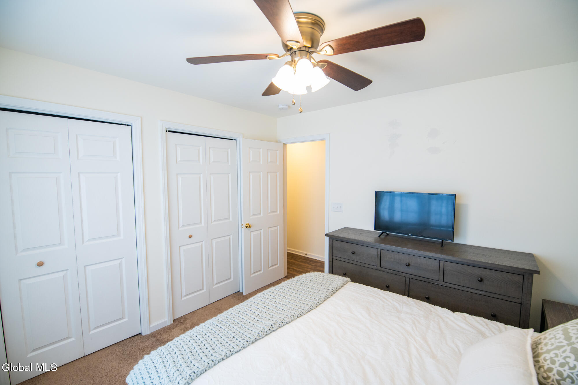 70 B Fellows Road Halfmoon, NY 12065 - Photo 8 of 19 DSC07345