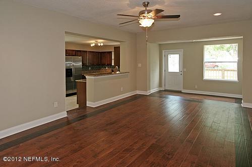 5624 Temple Road Jacksonville, FL 32207 - Photo 5 of 15 Living area