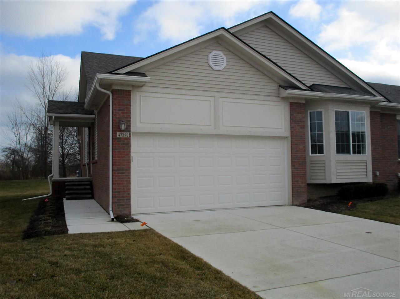 47392 Mariners New Baltimore, MI 48051 - Photo 1 of 14