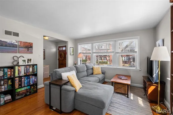 $385,000 | 7030 Amherst Avenue, University City, MO 63130