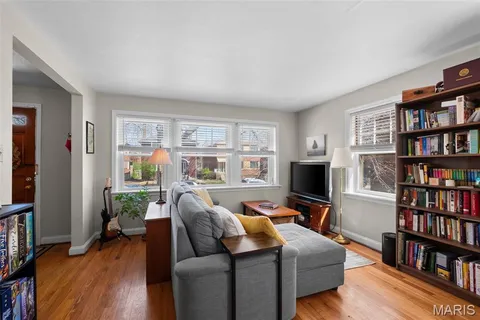 $385,000 | 7030 Amherst Avenue, University City, MO 63130