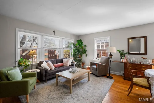 $385,000 | 7030 Amherst Avenue, University City, MO 63130