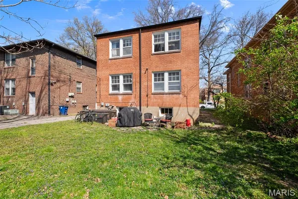 $385,000 | 7030 Amherst Avenue, University City, MO 63130