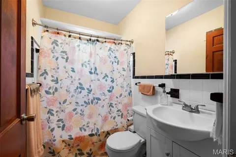 $385,000 | 7030 Amherst Avenue, University City, MO 63130