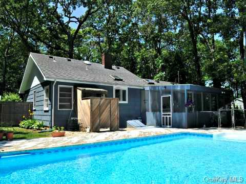 335 Smith Road Peconic, NY 11958 - Photo 1 of 1 Gallery Image 1