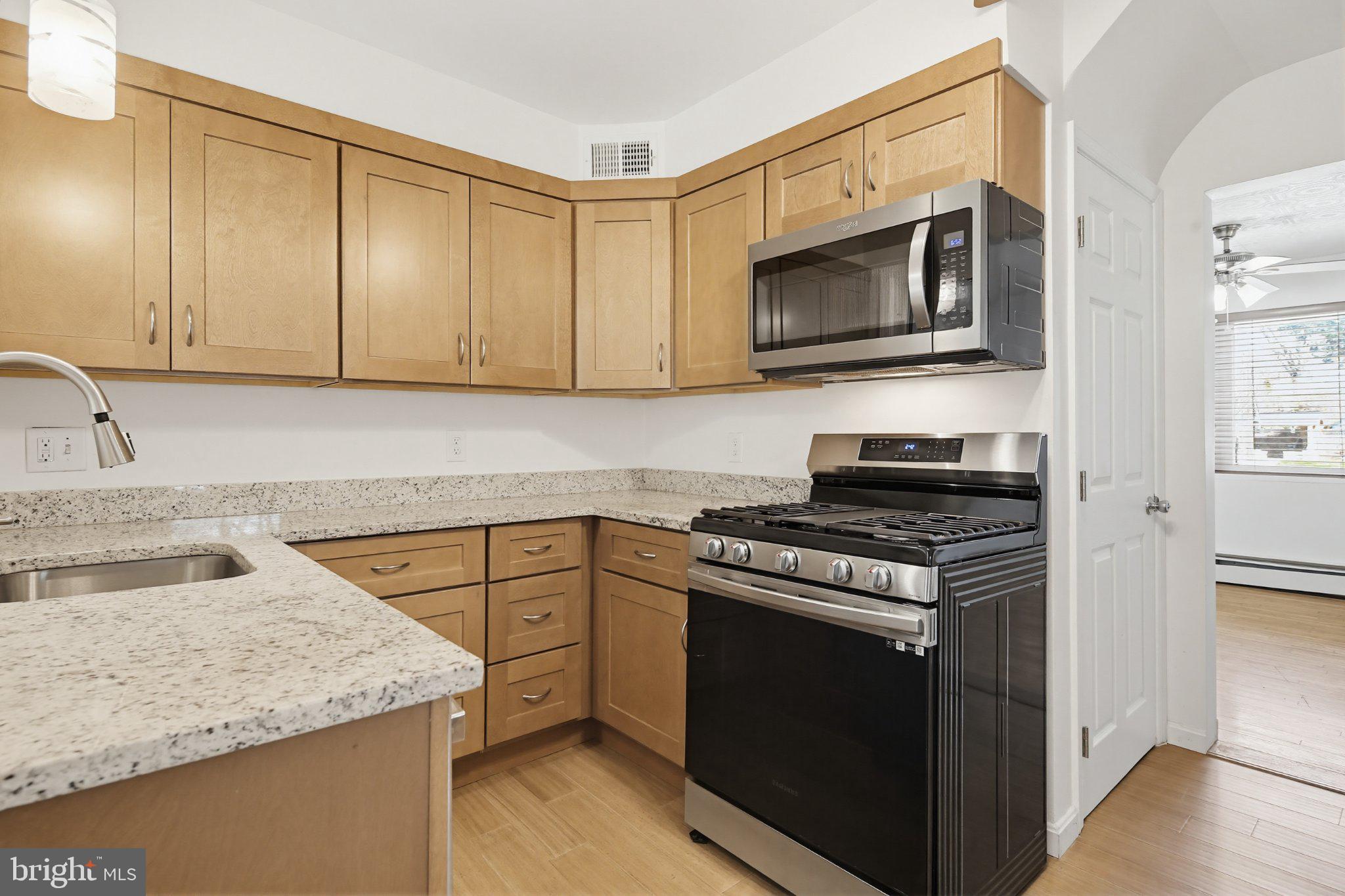 10202 Gardiner Avenue Silver Spring, MD 20902 - Photo 3 of 40
