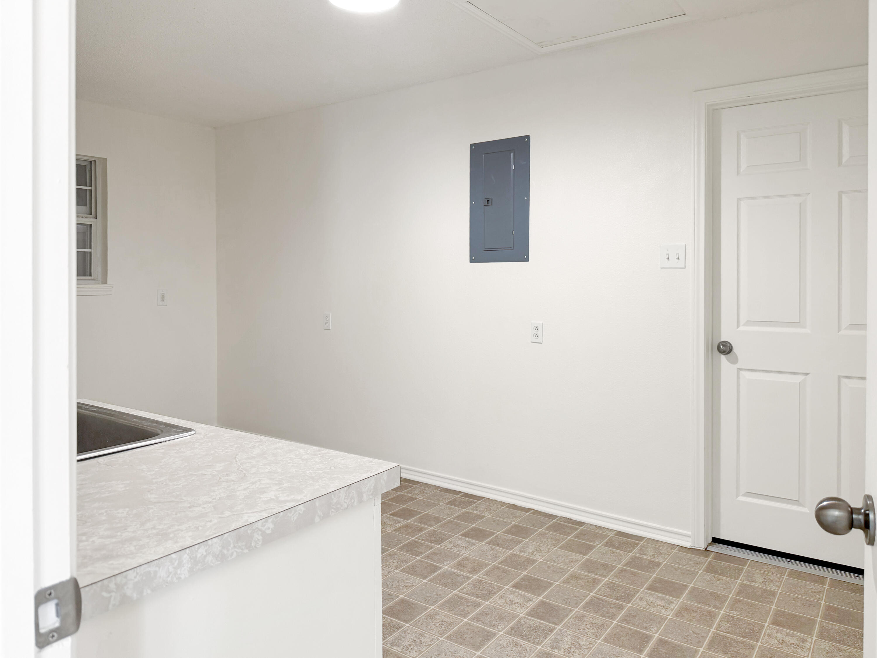 1902 58th Street Lubbock, TX 79412 - Photo 12 of 19 20 (2)