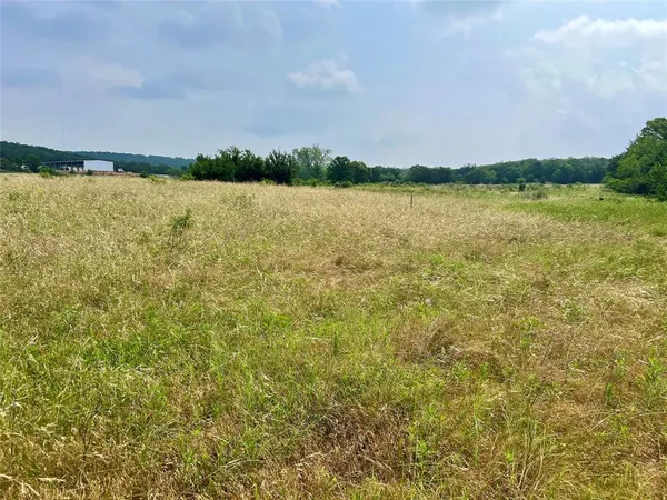 $225,000 | 7 South Rnch Drive, Graham, TX 76450