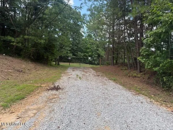 $335,000 | 2555 Laws Hill Road, Holly Springs, MS 38635