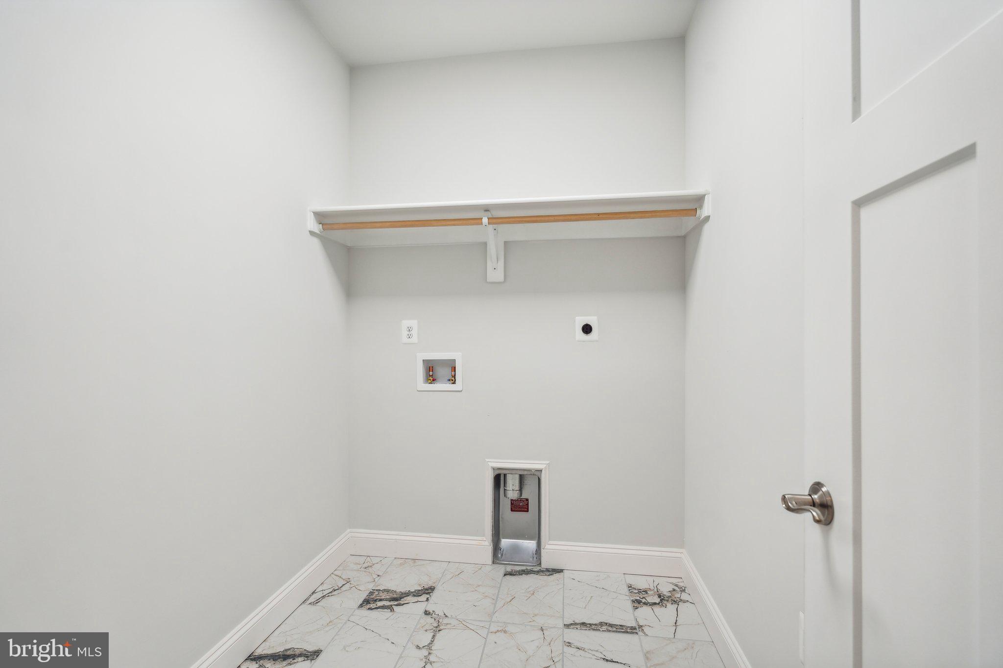 13749 Orlando Road Nokesville, VA 20181 - Photo 10 of 42 a view of room