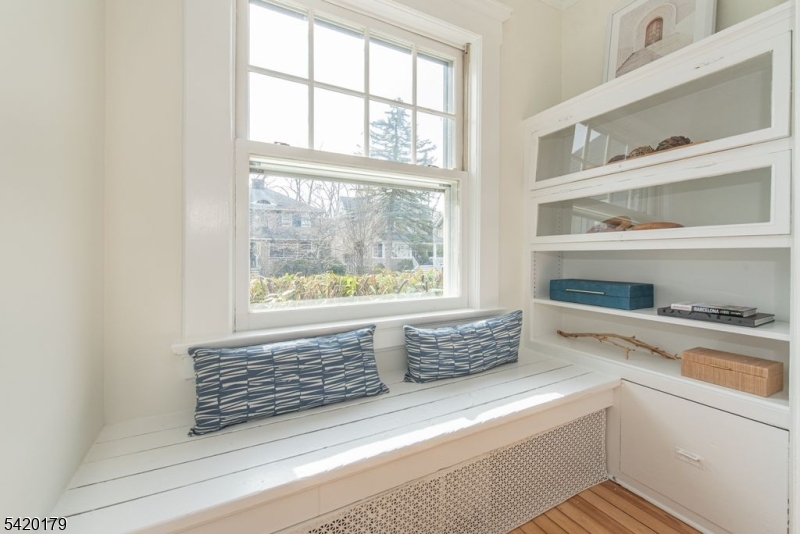 14 Burnside Street Montclair, NJ 07043 - Photo 2 of 27