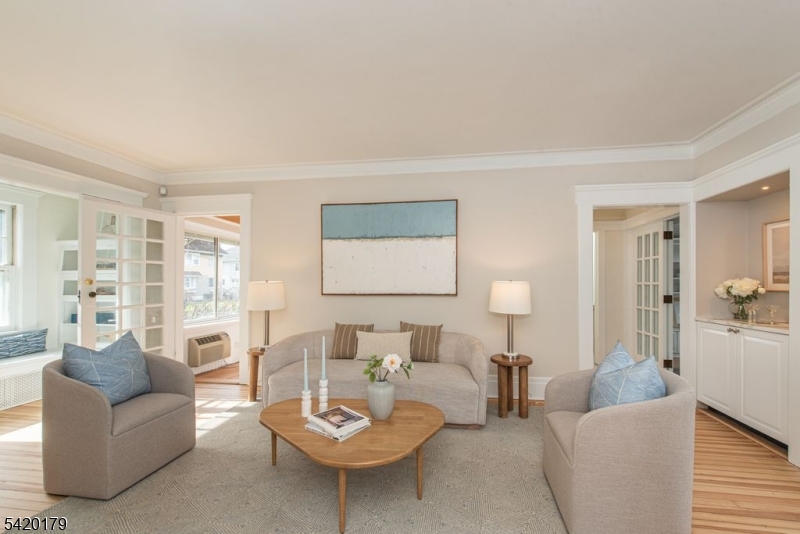 14 Burnside Street Montclair, NJ 07043 - Photo 6 of 27