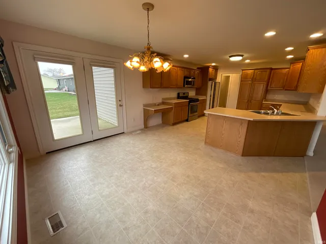 $369,900 | 504 Meadow Lane, Ossian, IN 46777