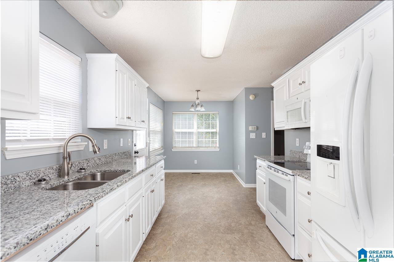 148 Deer Path Anniston, AL 36207 - Photo 2 of 50
